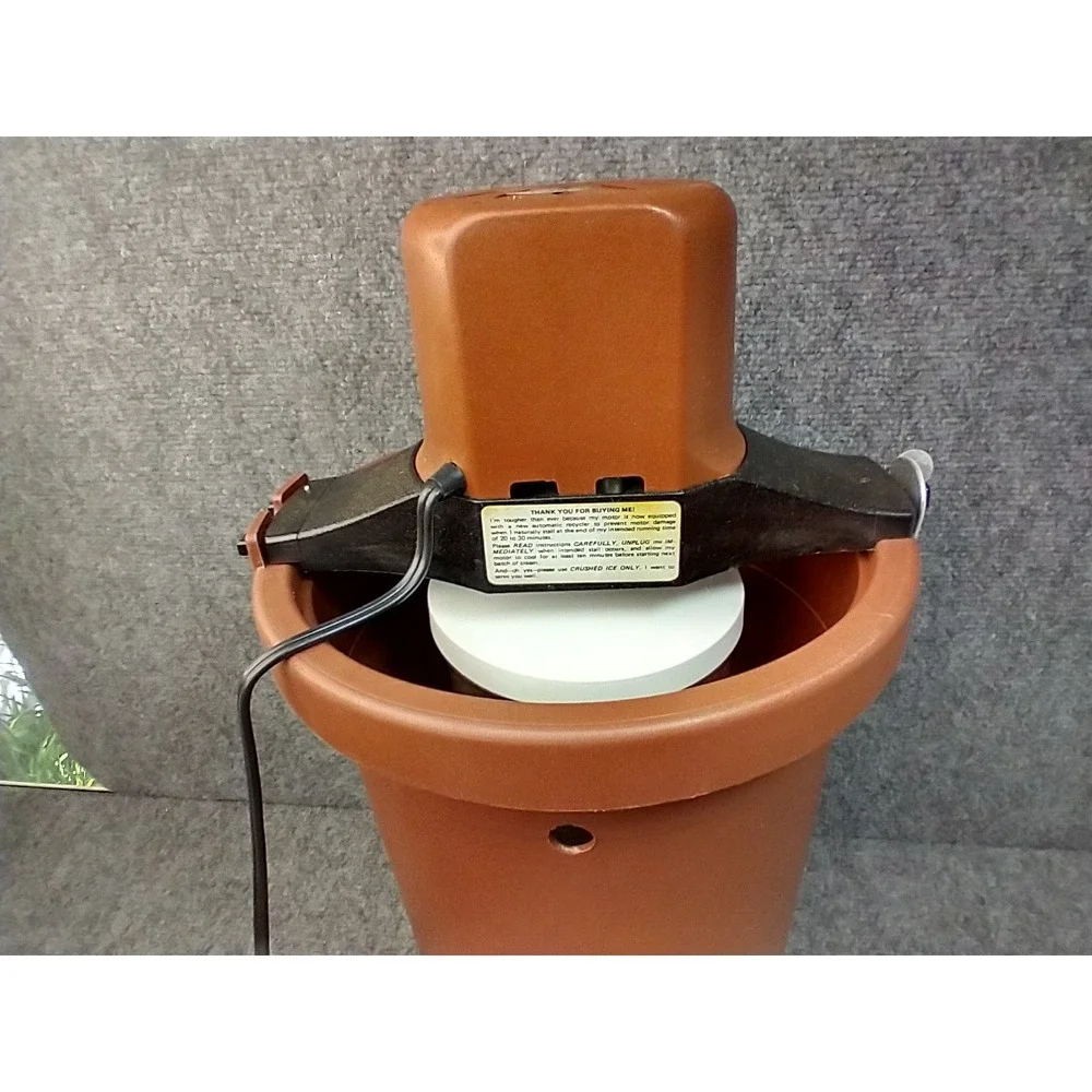 Richmond Cedar Works Model 71 Electric Ice Cream Freezer 4 Quart Vintage Brown